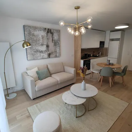Elegant Proche Paris *