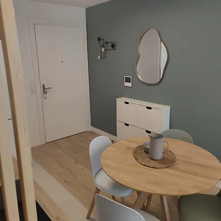 Elegant Proche Paris Apartment
