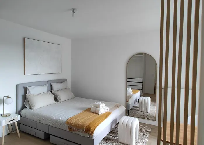 Elegant Proche Paris Clichy
